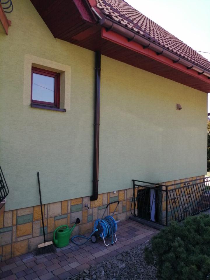 Ukrywanie kabli na elewacji