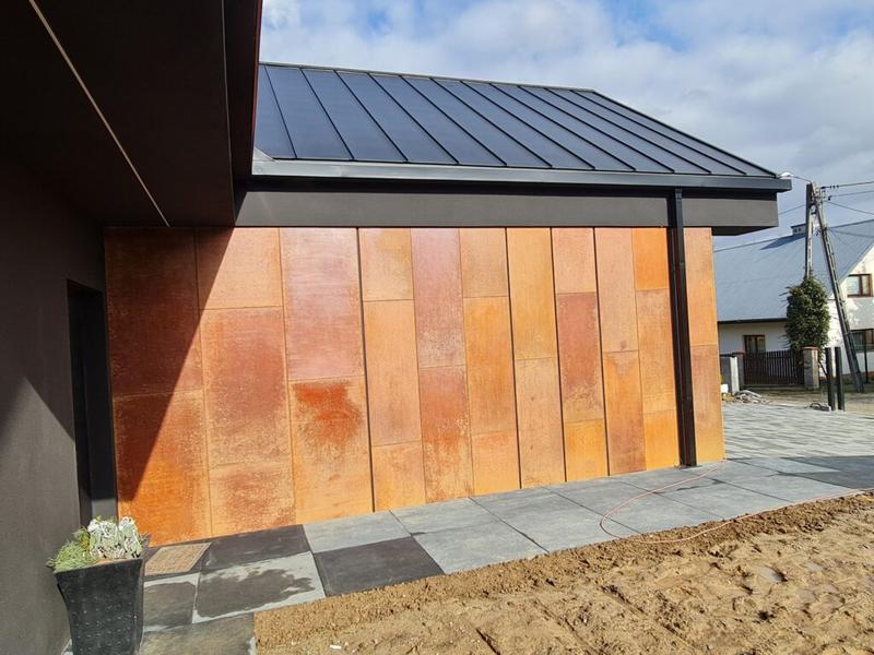 Usuwanie rdzy z elewacji