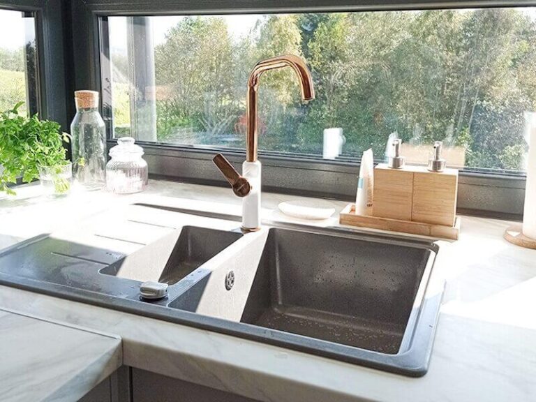 Montaż zlewu pod oknem – jak uniknąć najczęstszych błędów?