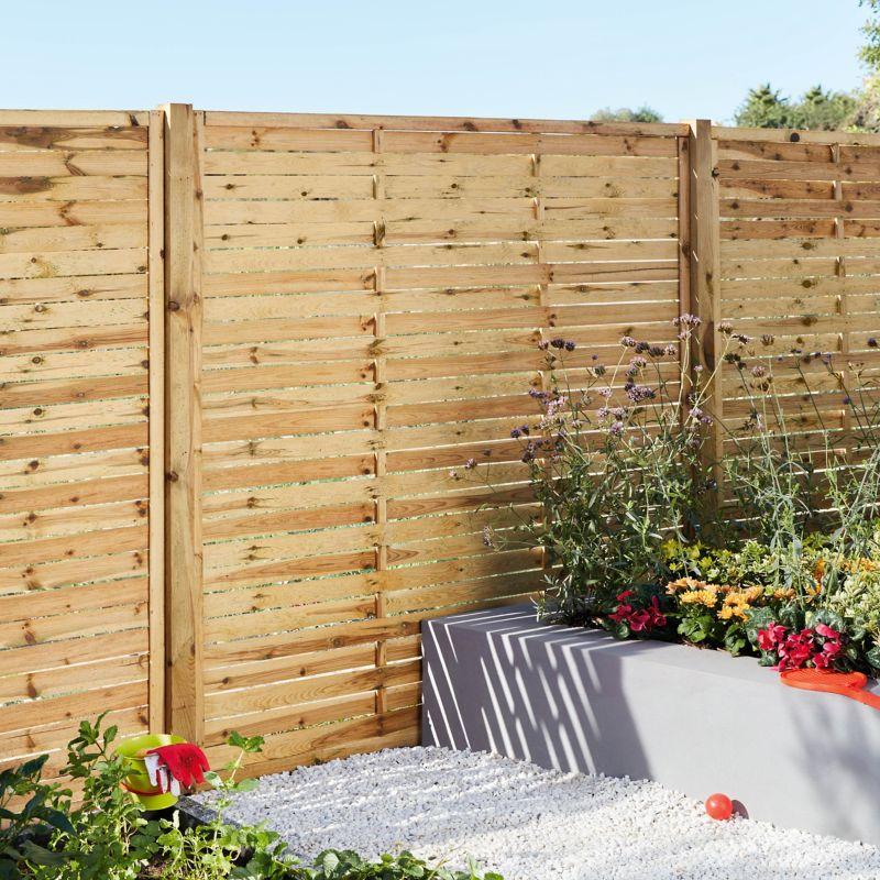 Montaż płotu lamelowego krok po kroku