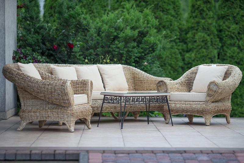 Przywracanie koloru i blasku rattanu