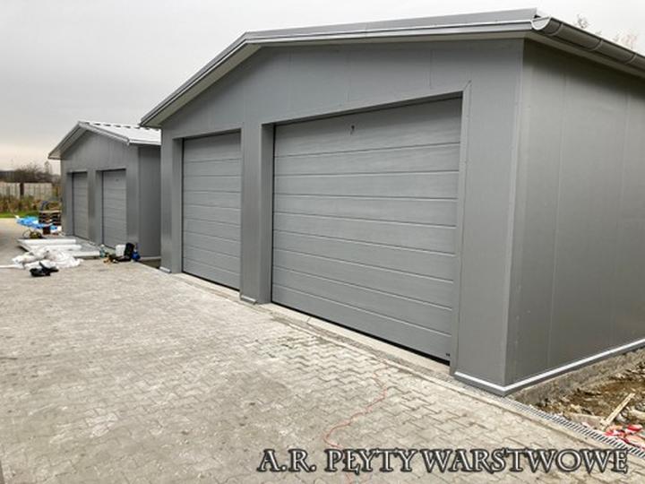 Wybór materiałów drzwi garażowych