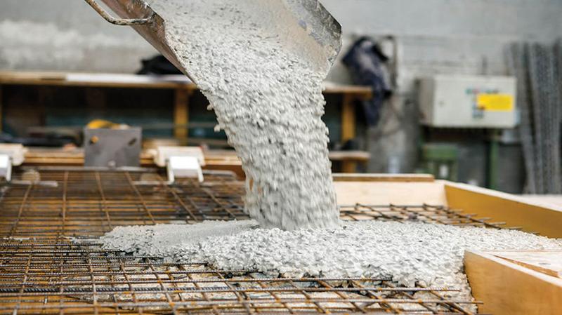 Jak wybrać odpowiednią klasę betonu na strop monolityczny? Praktyczne porady dla budujących