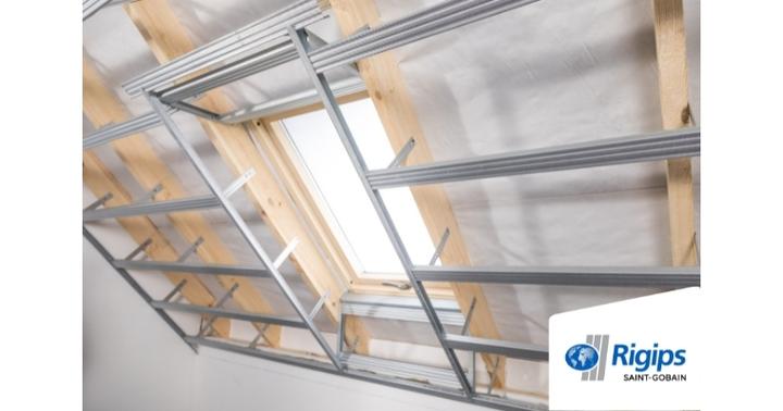 Przewodnik po obudowie okna dachowego płytą gipsową: unikaj błędów i frustracji