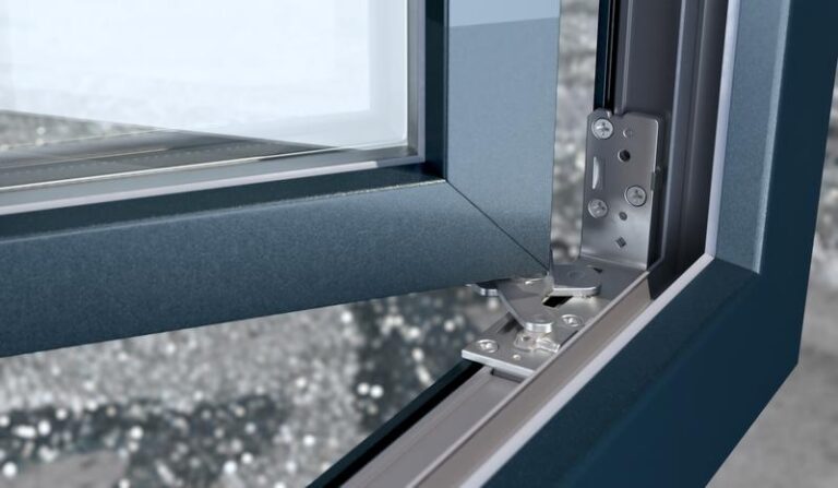 Ukryte zawiasy w oknach – czy to rozwiązanie ma więcej zalet niż wad?