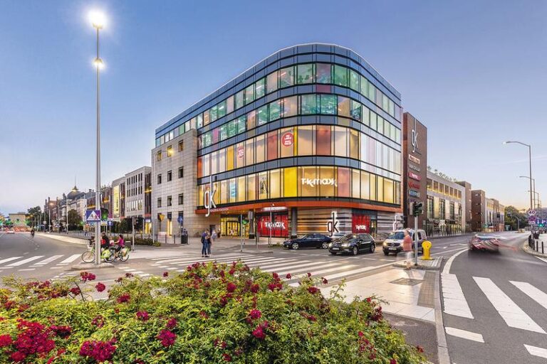 Zainspiruj się: jak stworzyć wyjątkowy salon z galerią zdjęć, która zachwyci każdego