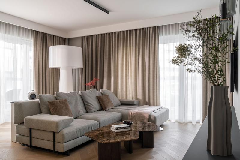 Aranżacja okna w salonie