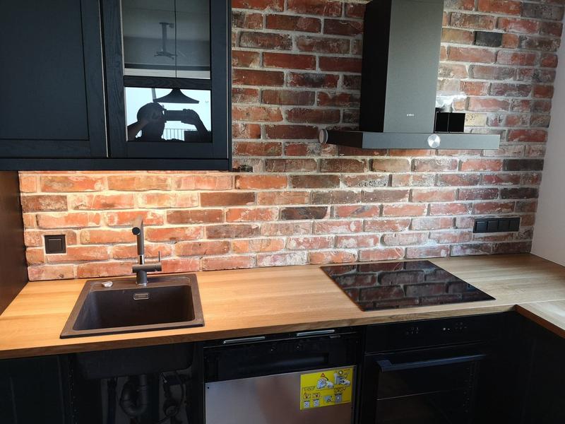 Blaty do ciemnej kuchni