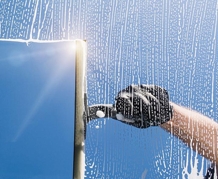 Mycie nieotwieranych okien