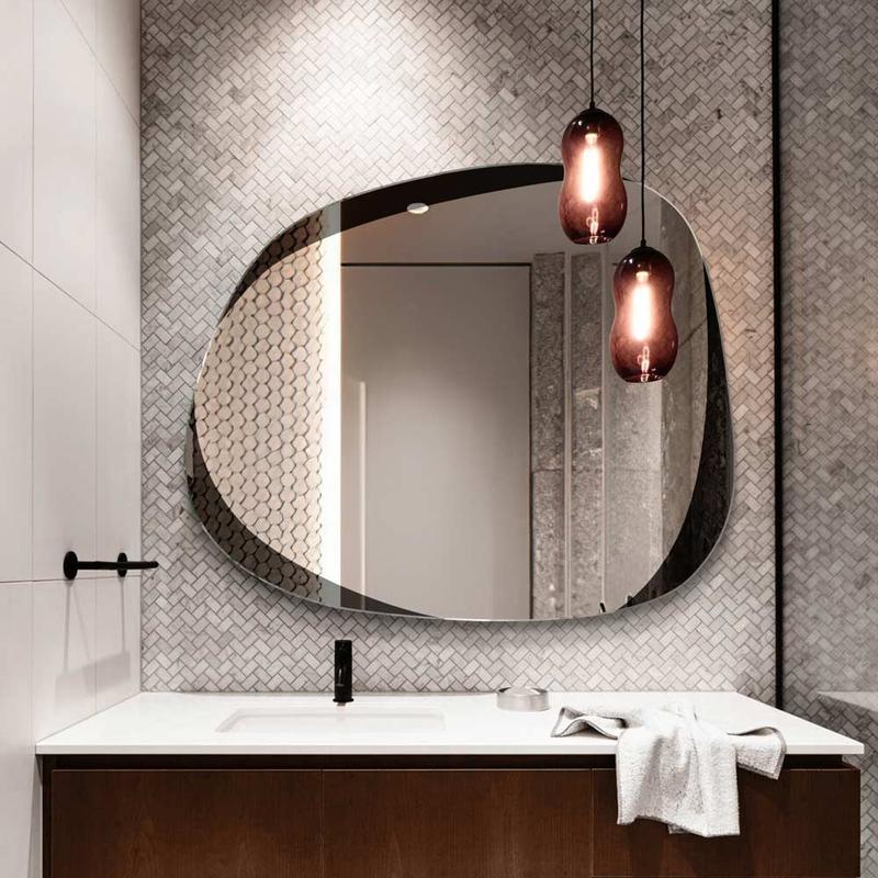 Wady i zalety luster łazienkowych