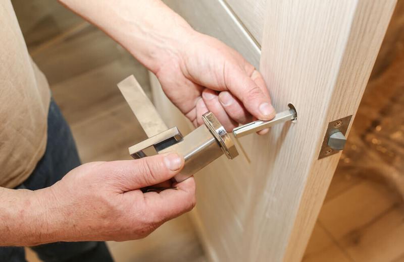 Wymiana klamki w oknie