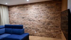 Sekrety kładzenia cegły dekoracyjnej: jak uniknąć najczęstszych błędów w trakcie pracy