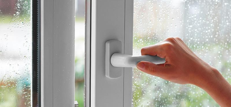 Otwieranie okna bez klamki