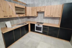 Jak stworzyć idealną kuchnię z szafką narożną wiszącą w kilku prostych krokach