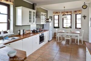 Najlepsze podłogi do kuchni - jak wybrać idealne rozwiązanie dla swojej przestrzeni?