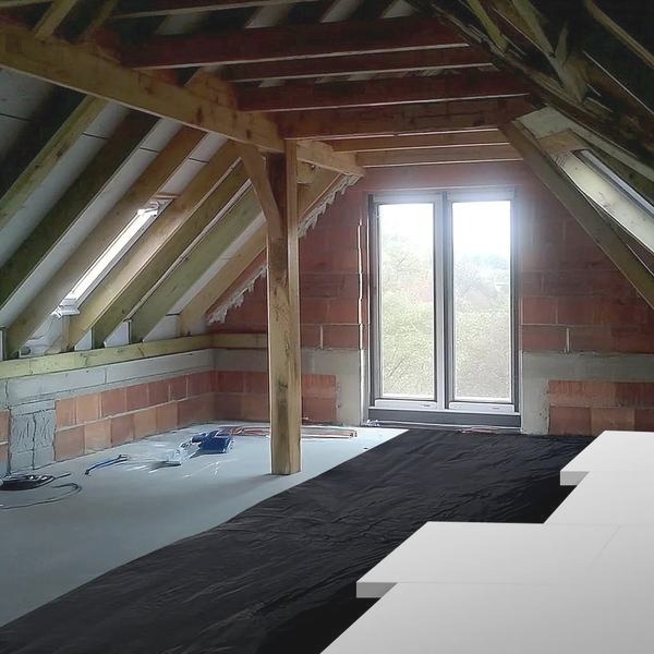 Ocieplenie poddasza styropianem czy wełną – co wybrać? Kluczowe różnice do rozważenia