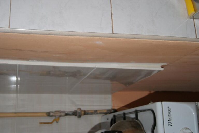 Sposoby na sprytne ukrycie rur gazowych w przedpokoju i poprawę estetyki wnętrza