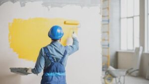 Jak pomalować ścianę bez błędów? Oszczędź czas i uniknij poprawek